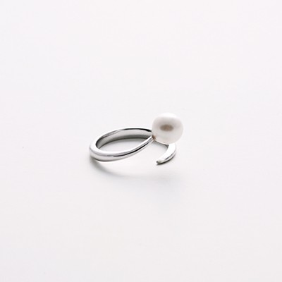 Tornado Pearl silver ring