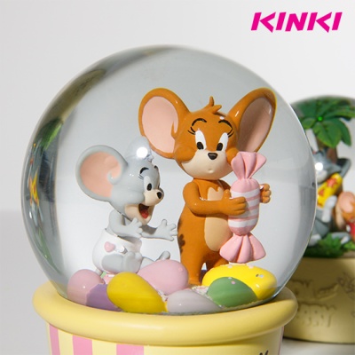 TOM AND JERRY - CANDY SNOW GLOBE 2108023