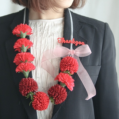 카네이션 꽃 목걸이 화환 (용돈박스)