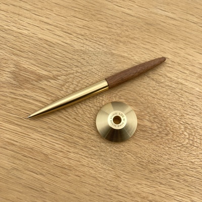 LOG DP-201 Walnut+Brass Ball Pen with Brass Stand
